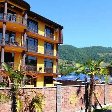 تساندريبش Коралл - Coral Sea Hotel المظهر الخارجي الصورة