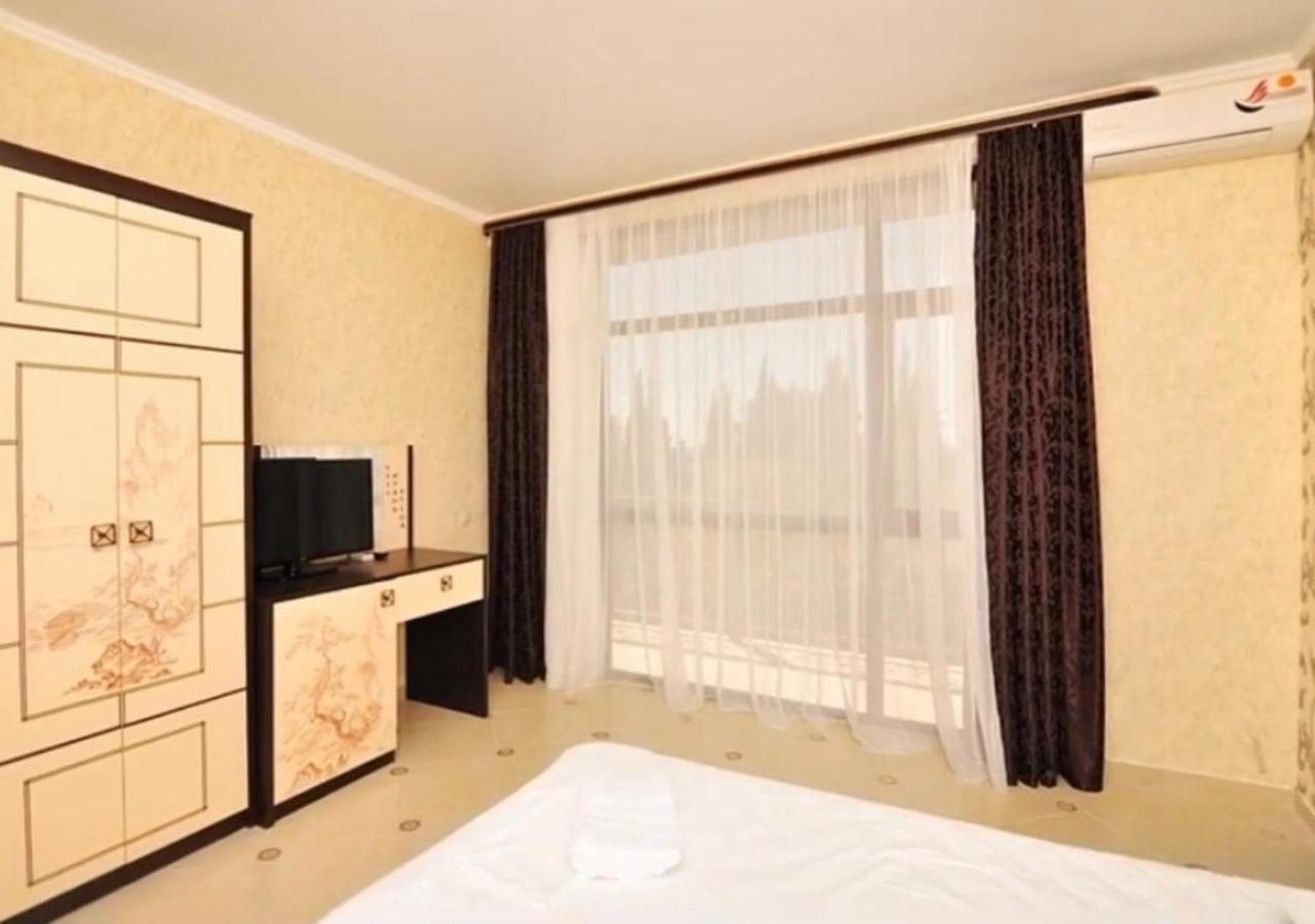 تساندريبش Коралл - Coral Sea Hotel المظهر الخارجي الصورة