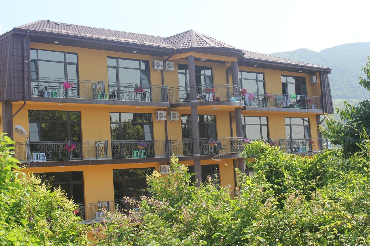 تساندريبش Коралл - Coral Sea Hotel المظهر الخارجي الصورة